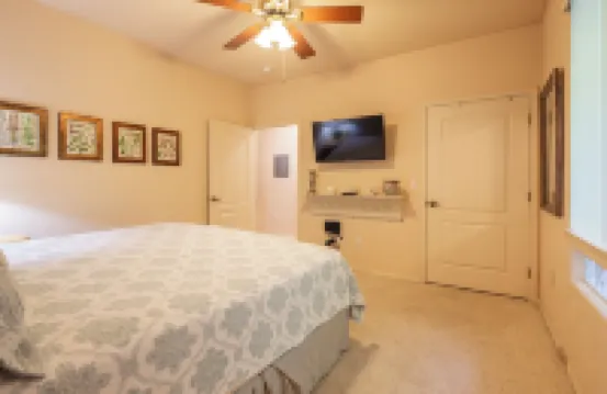 Lux 2/2 w/Firepit Next to Kaweah River & 10 Min from Sequoia National Park