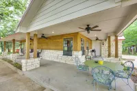 Dog-Friendly Wills Point Home w/ Grill on 10 Acres - parking
