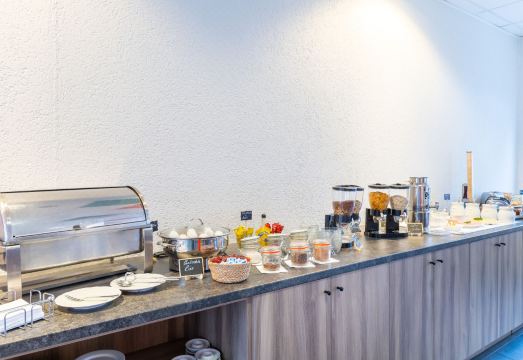 굿 모닝 베를린 시티 웨스트