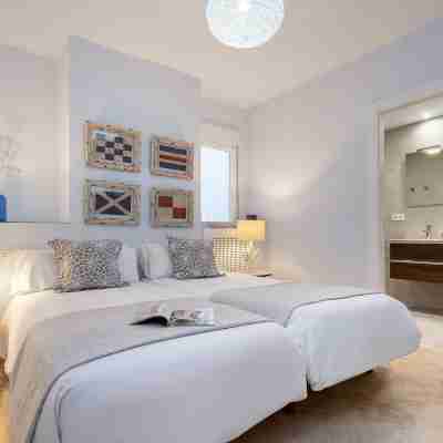 Spacious Apartment in Great Central Location. Tablas Rooms