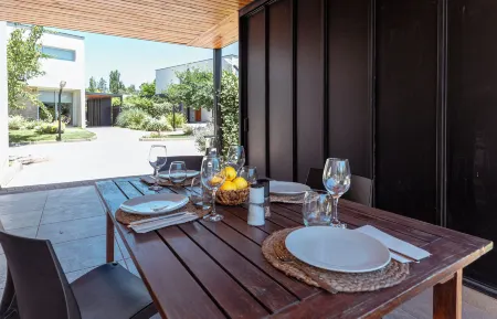 The Acacia Village by Vilvey Turismo Отели в г. Лухан де Куйо