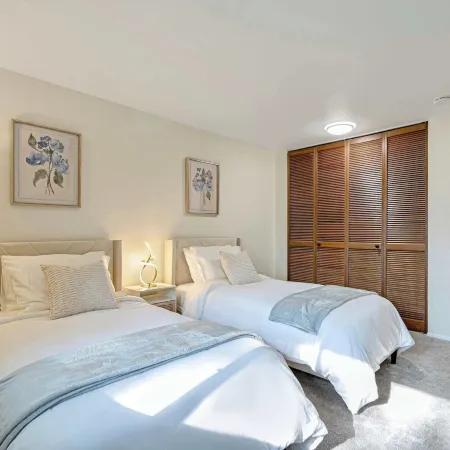 @ Marbella Lane - Luxury Townhome 14 Min to Lumen