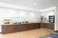 Fairfield Inn & Suites Marianna - breakfast