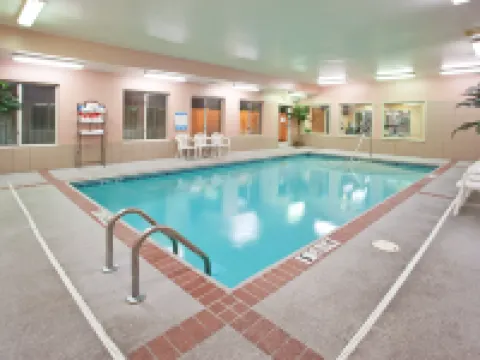 Holiday Inn Express & Suites CINCINNATI-BLUE ASH by IHG Hotels in Blue Ash