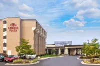 Crowne Plaza 密爾沃基機場 by IHG - 酒吧