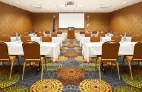 Holiday Inn Express & Suites PITTSBURGH AIRPORT by IHG