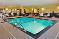 Holiday Inn Express & Suites TOPEKA WEST I-70 WANAMAKER by IHG - Pools