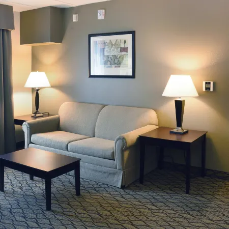 Holiday Inn Express & Suites MILFORD by IHG