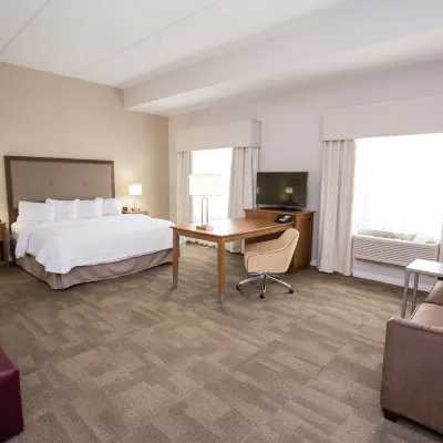 Hampton Inn & Suites Pittsburgh/Harmarville Hotels near Hampton Presbyterian Church