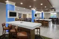 Holiday Inn Express & Suites LUBBOCK CENTRAL - UNIV AREA by IHG - breakfast