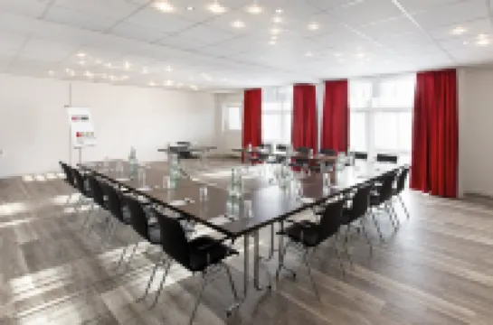 ドルメロ ホテル ハノーバー – ランゲンハーゲン エアポート