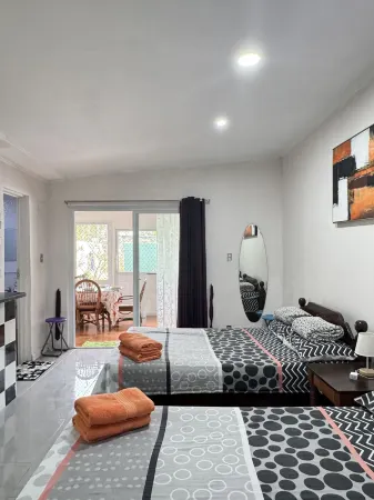 Bamboo Orange Cabana and Studio Отели рядом с достопримечательностью «Пангасинан Стейт Юниверсити, Ерданета Кампус»