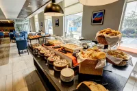 WYNDHAM SANTIAGO AIRPORT - พร้อมอาหารเช้า