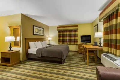 Econo Lodge Inn & Suites Yankton Hotels near Missouri National Recreational River