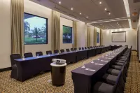 Courtyard Panama Metromall - Pet Friendly
