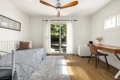 Classic Inglewood Gem 3Bed/1Bath w/Jacuzzi Hotels near The Kia Forum