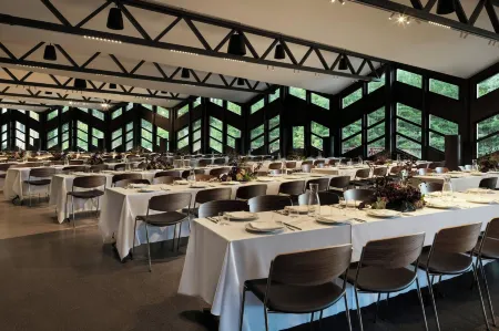 Hagastrand, Autograph Collection