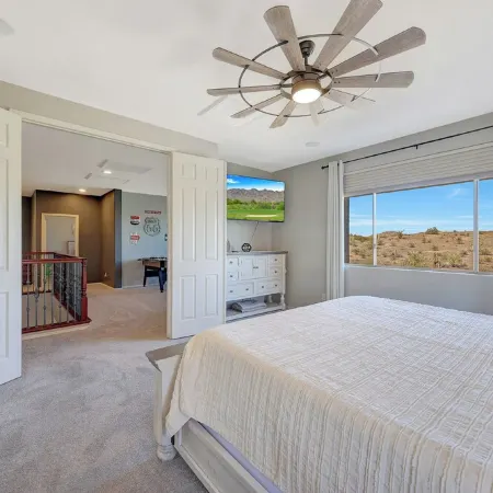"Spacious 5Br Estrella Home, Pool Table, Heated Pool & Spa / Family & Groups"