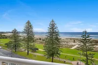 Meridian Tower Kirra Beach - Mountain view