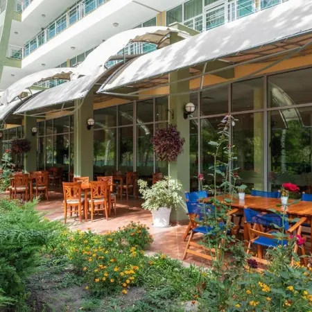 Ivana Palace Hotel - Free Parking