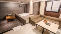 Yeongju Hotel - Hot Springs