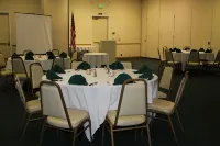 แคลเรียน อินน์ ใกล้กับสถานีทหารเรือไชน่าเลค