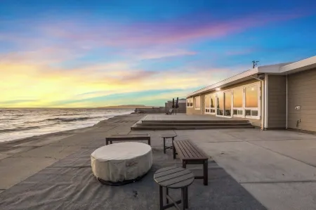 @marbella Lane-oceanfront Retreat w/ Stunning View