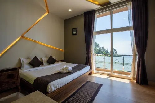 Paradise Point Ooty - 2-Star