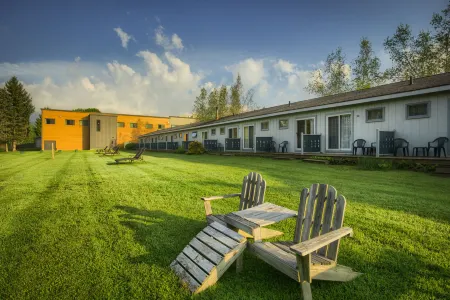 Sun & Ski Inn and Suites