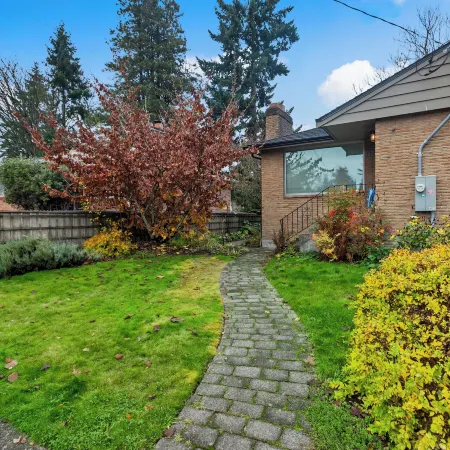 Bright 1BR Near UW & Local Parks