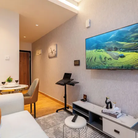 BMJ sleek homes Отели рядом с достопримечательностью «Торговый центр Yaya Centre»