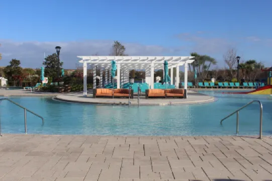 Upscale Kissimmee Retreat Hotel a 