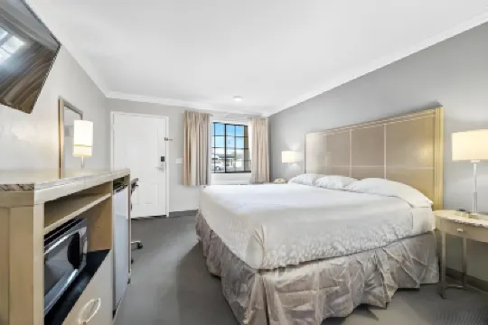 อเมริกาส์เบสต์แวลลูอินน์ มิลปิตาส ซิลิคอนแวลลีย์