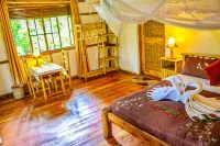 Buhoma Gorilla Camp Hotels in Kinkiizi