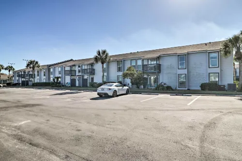 Pool & Tennis: Walkable Fernandina Beach Escape - Kæledyr tilladt
