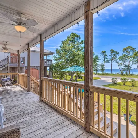 Bayfront Home with Kayaks, Paddleboards and Bikes