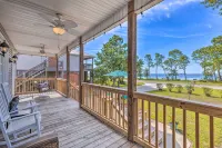 Bayfront Home with Kayaks, Paddleboards and Bikes - อ่างจากุชชี่
