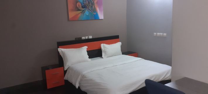 Room in Guest Room - Royal Blue Guest House Bar Hotéis em Golfe