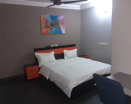 Room in Guest Room - Royal Blue Guest House Bar Hotels in Golfe