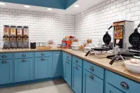 Country Inn & Suites by Radisson, Houghton, MI - breakfast