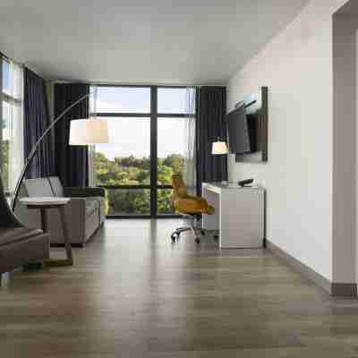 DoubleTree by Hilton Charleston Riverview Rooms