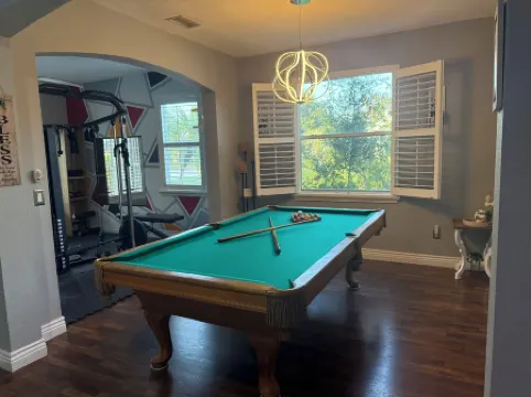 Relax in my calm and stylish space. Enjoy the relaxing lakeview and heated pool.