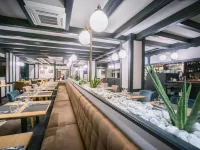 Kyriad Limoges Centre - Gare - Atrium Hotels in Haute-Vienne