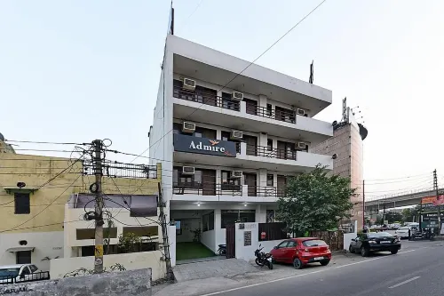 Hotel Admire Inn Sec - 18 by Aspl - バスタブ