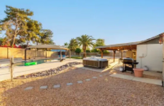 Chandler oasis with pool & hot tub