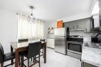 Modern 1BR Apt Near Lake & Downtown