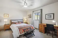 Single Tree Cottage - Walk to Downtown Chama!