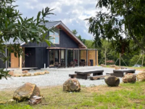 ホテルＢ－Ｓｔｏｎｅ　Ｇａｒｄｅｎ 隠岐の島町のホテル