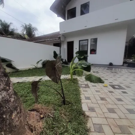 Hiri Dudes Villa