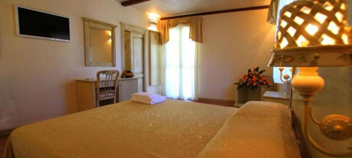 B&B Residenza Cardinale Hotele w: Tropea